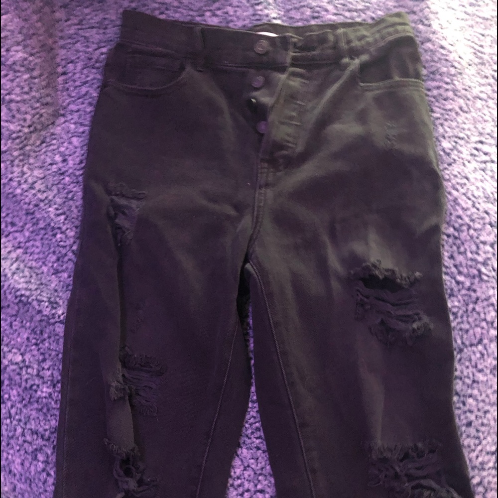 Pacsun black mom jeans.